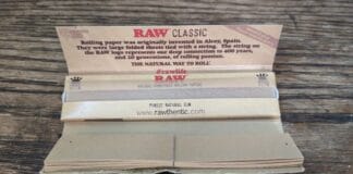 RAW vloei leugens en onjuiste beweringen rechtszaak