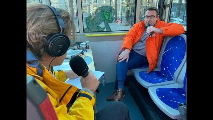 Richard de Mos Hart voor Den Haag CannaStemBus