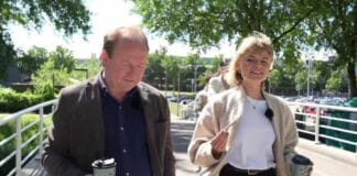 Burgemeester Almere Hein van der Loo (CDA) is blij met en positief over de start van het wietexperiment in zijn gemeente.