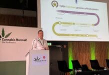 Jef Martens tijdens zijn presentatie op de CaNoKo conferentie afgelopen weekend in Berlijn.