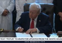 Trump ondertekent executive order voor cannabis herindeling Trump ondertekent executive order voor cannabis herindeling