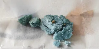 Synthetische cannabinoïde MDMB-IPINACA aangetroffen in blauwe hasj