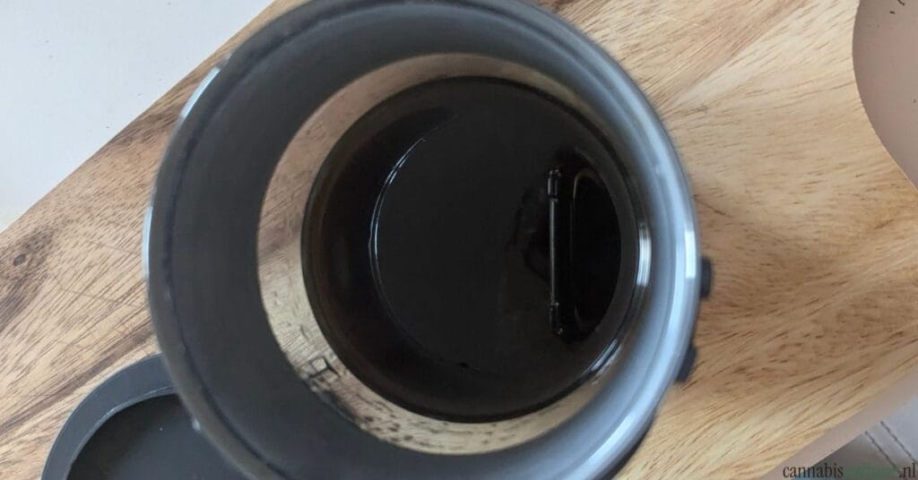Pot by Noids review na infuseren kokosolie met hasjolie